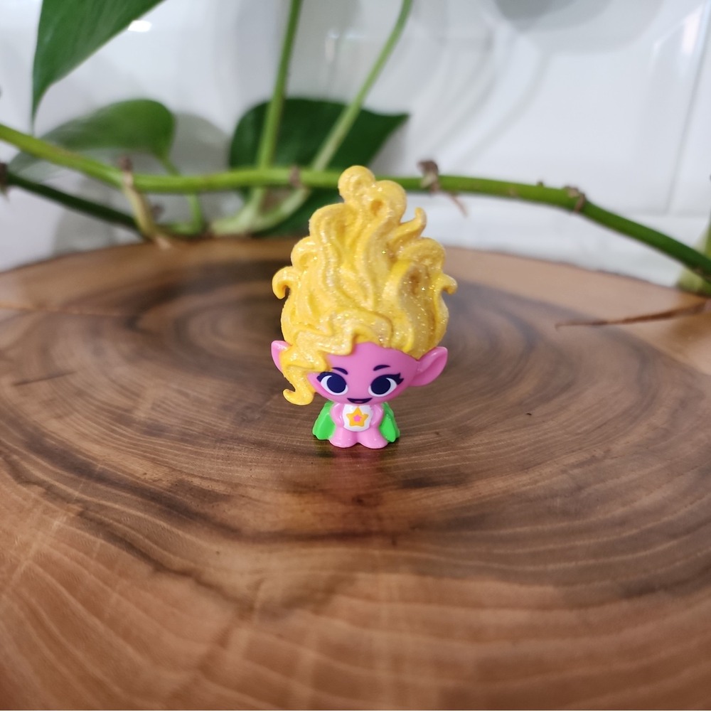Trolls Band Together Mineez Series 1 Glitter Viva Figure